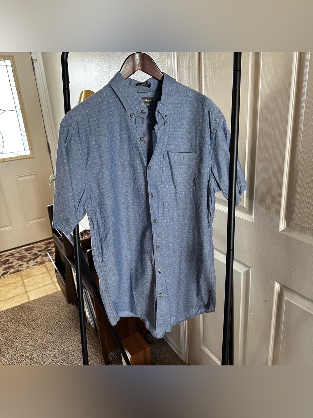 Eddie Bauer Blue Short-Sleeve Button-Down Shirt 🦋
